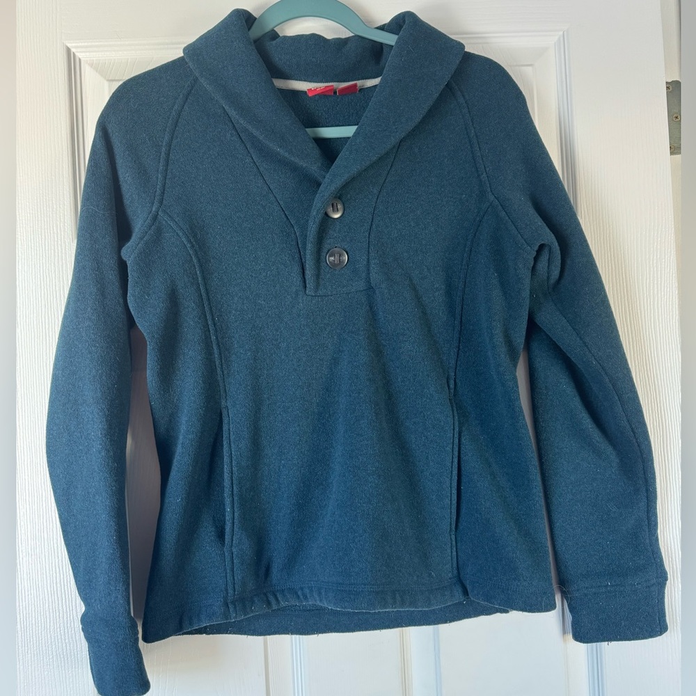 $5 bundled Woman’s Eastern Mountain Sports warm knit top